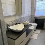 Casa Di Afi, Maggiore 5 Min Perfect For 4 - Kitchen - Parking - Netflix Διαμέρισμα