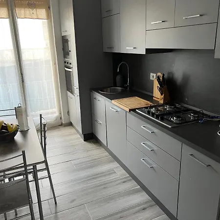 Casa Di Afi, Maggiore 5 Min Perfect For 4 - Kitchen - Parking - Netflix * Arona