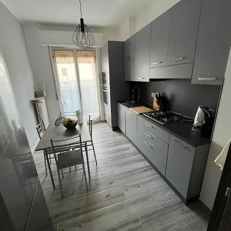 Casa Di Afi, Maggiore 5 Min Perfect For 4 - Kitchen - Parking - Netflix Apartamento