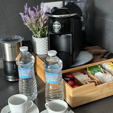 Casa Di Afi, Lago Maggiore 5 Min Perfect For 4 - Kitchen - Parking - Netflix Arona