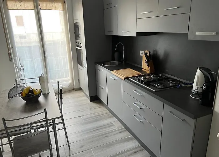 Casa Di Afi, Lago Maggiore 5 Min Perfect For 4 - Kitchen - Parking - Netflix * Arona