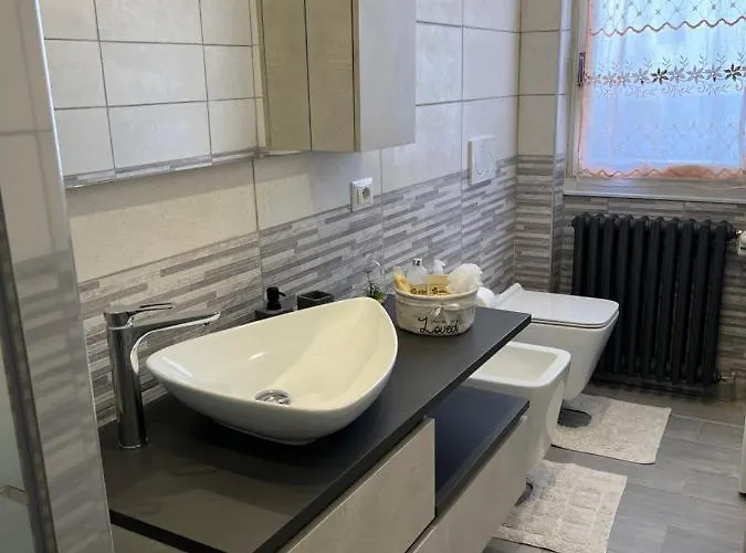 Casa Di Afi, Lago Maggiore 5 Min Perfect For 4 - Kitchen - Parking - Netflix Apartment
