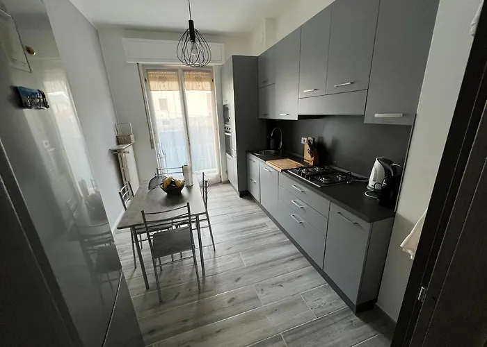 Casa Di Afi, Lago Maggiore 5 Min Perfect For 4 - Kitchen - Parking - Netflix Apartamento